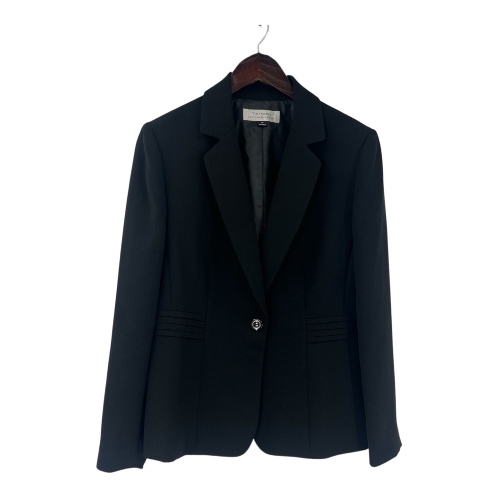 Tahari Arthur S. Levine blazer in a structured, black SZ 10
